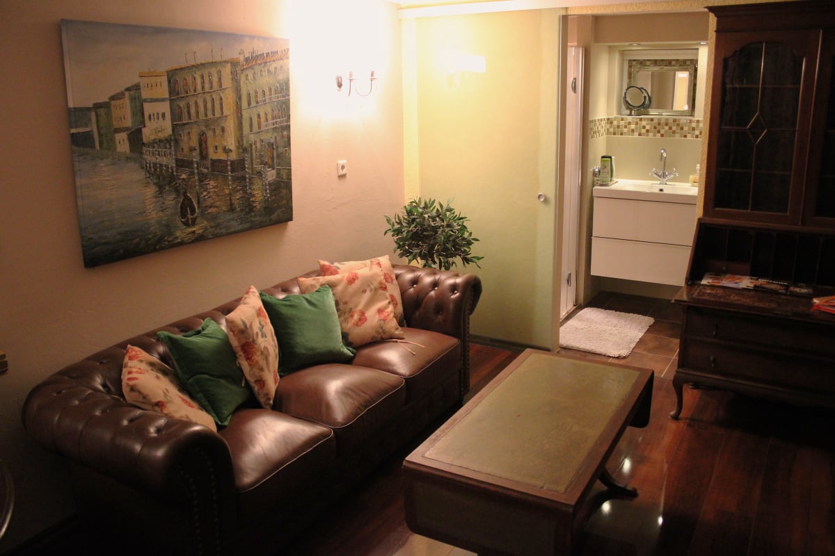 Private Spa & Lounge